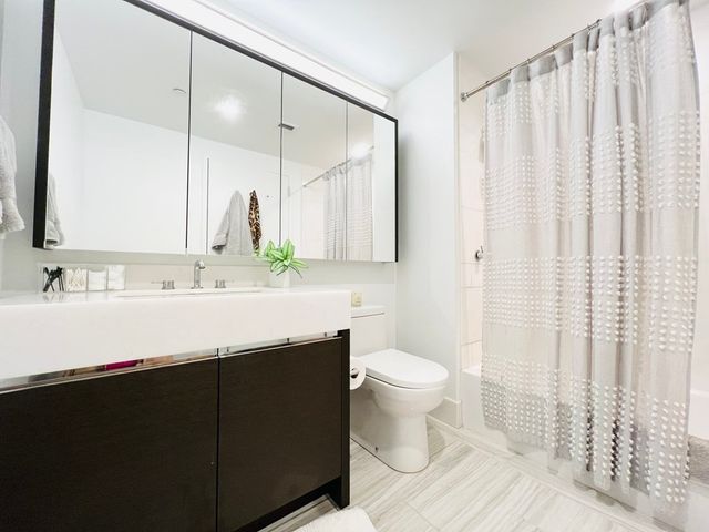 $689,000 | 100 Lovejoy Wharf, Unit 9Q, Boston, MA 02114