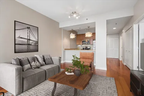 $299,000 | 1400 South Michigan Avenue, Unit 1001, Chicago, IL 60605