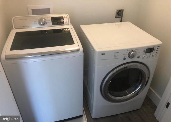 1520 Webster Place Edgewater, MD 21037 - Photo 18 of 20 a utility room with dryer and washer
