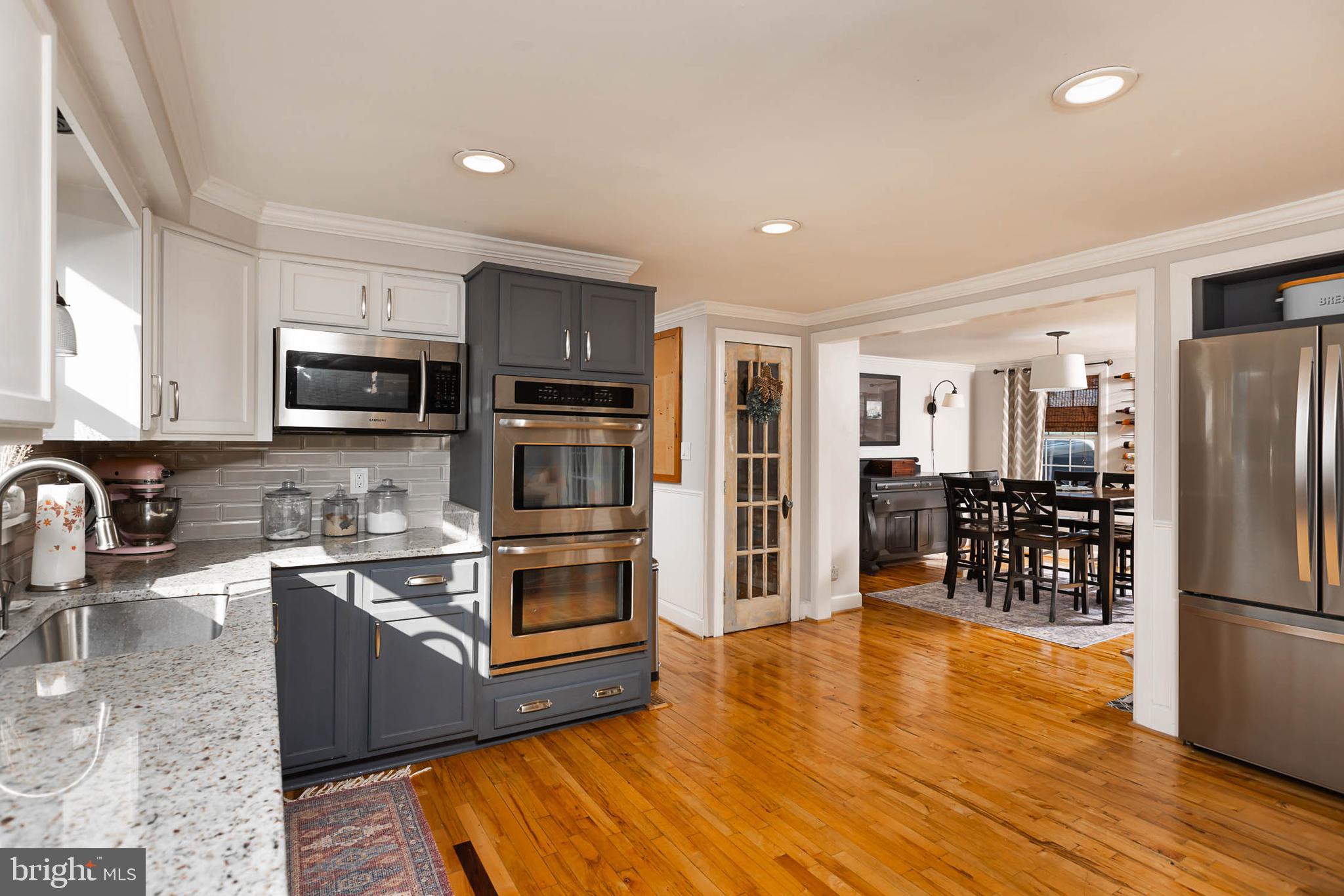 4825 Cap Stine Road Frederick, MD 21703 - Photo 6 of 52 Kitchen w/walk in pantry, double ovens