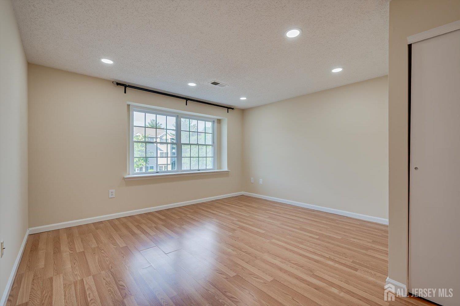 525 Edpas Road New Brunswick, NJ 08901 - Photo 15 of 39