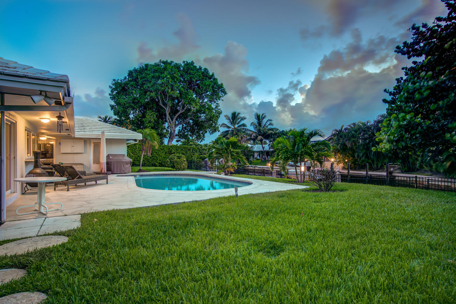 1295 Sycamore Terrace Boca Raton, FL 33486 - Photo 21 of 32 Large Fenced Yard