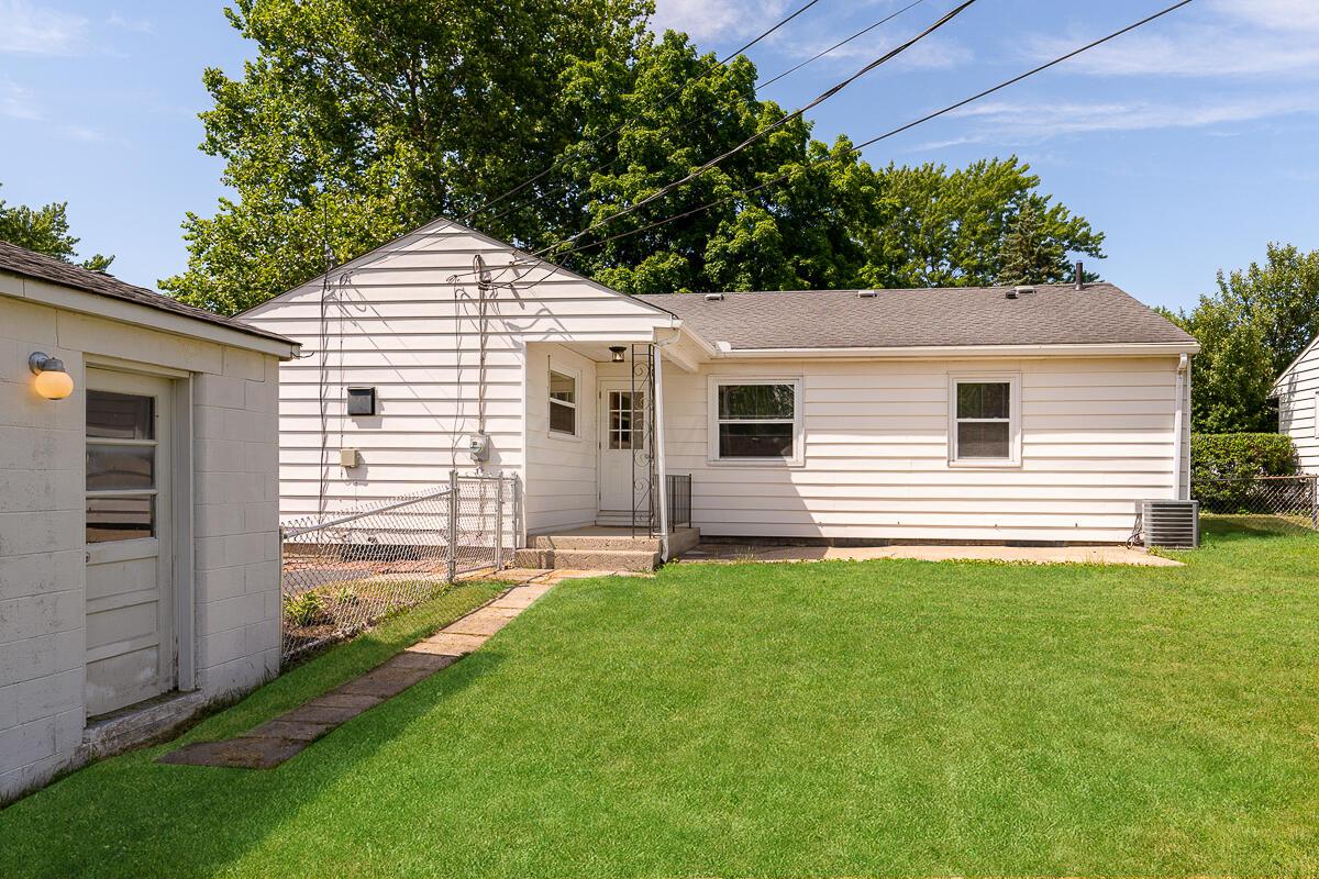 2705 Cranford Road Columbus, OH 43221 - Photo 23 of 30 Back to House