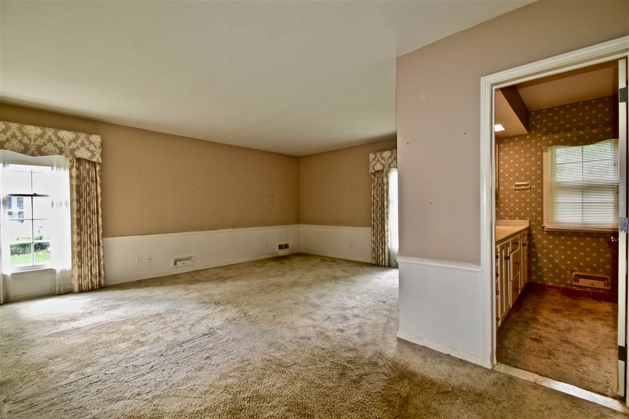 71 Fairford Road Grosse Pointe, MI 48236 - Photo 25 of 29 50020575-24.JPG