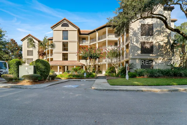 $525,000 | 6 Village N Drive, Unit 133, Hilton Head Island, SC 29926