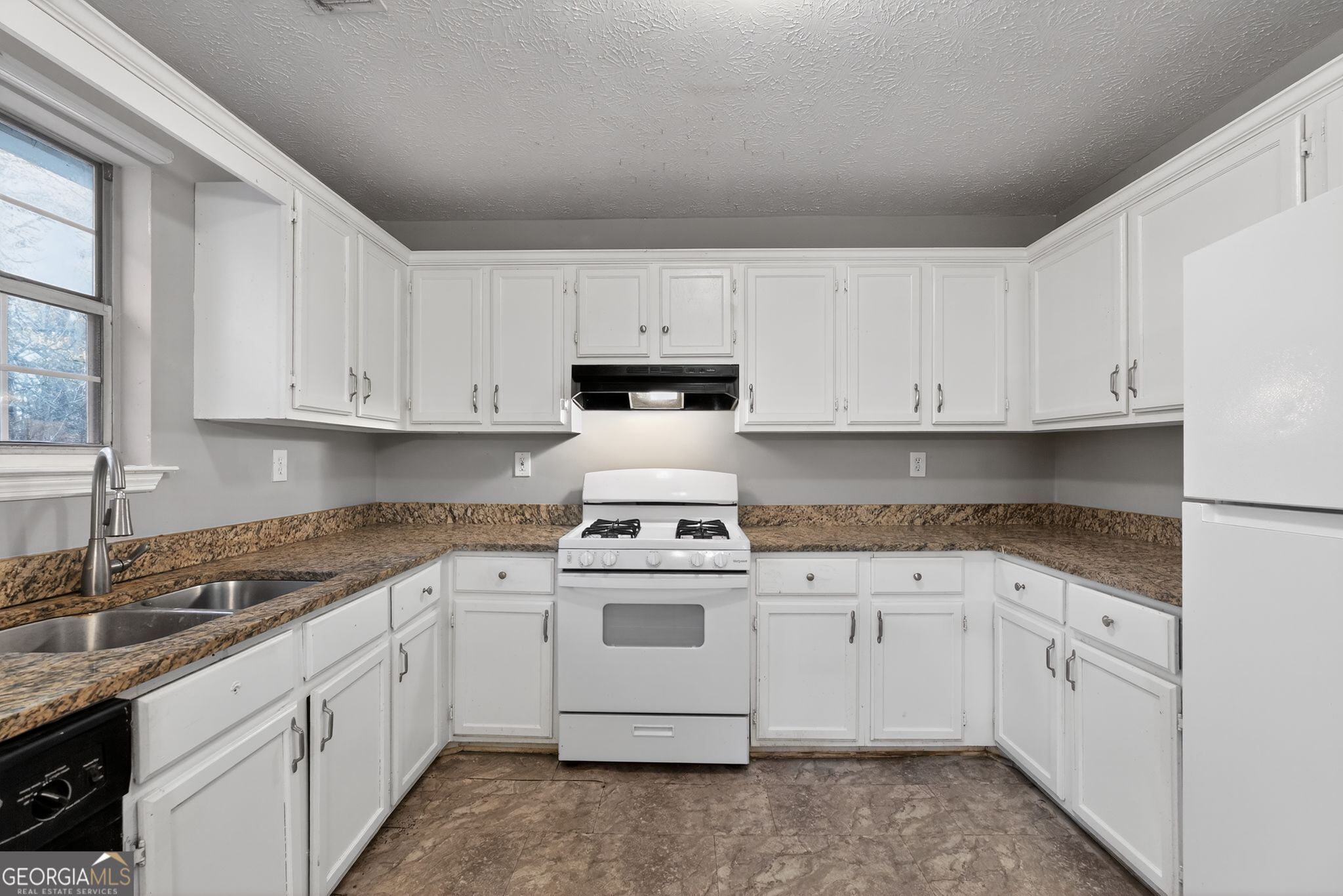 5065 Donnell Way Decatur, GA 30035 - Photo 10 of 33