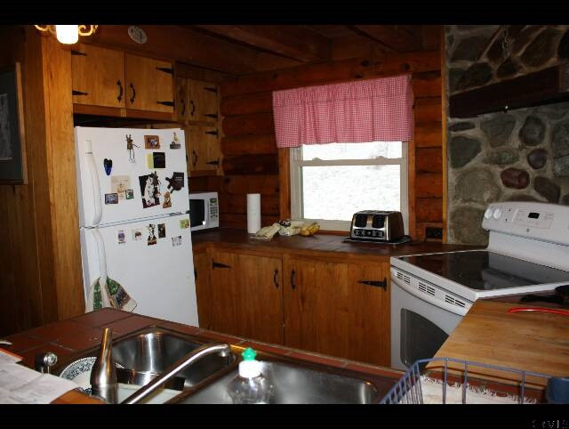 16 Jess Maxon Road Petersburgh, NY 12138 - Photo 8 of 24 Photo 8