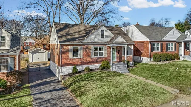 $225,000 | 8605 Neier Lane, Affton, MO 63123