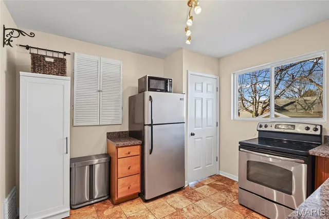 $225,000 | 8605 Neier Lane, Affton, MO 63123