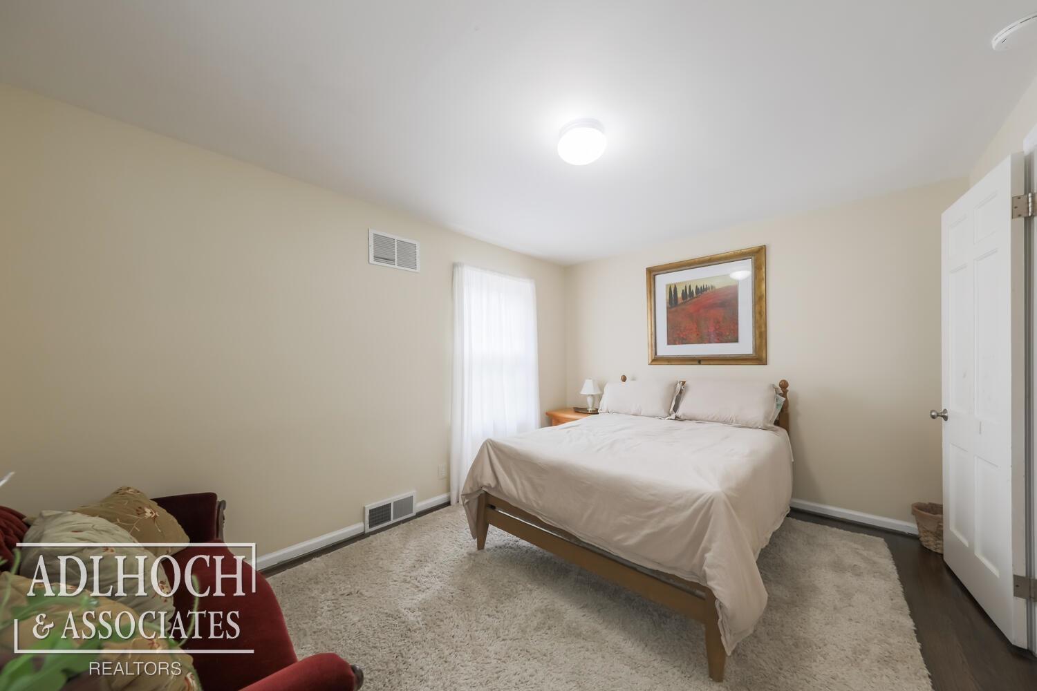 445 Roland Road Grosse Pointe, MI 48236 - Photo 15 of 20 50124229-14.JPG