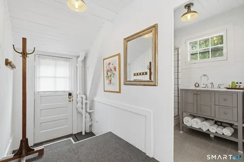 $3,200,000 | 62-64 Wallacks Drive, Stamford, CT 06902