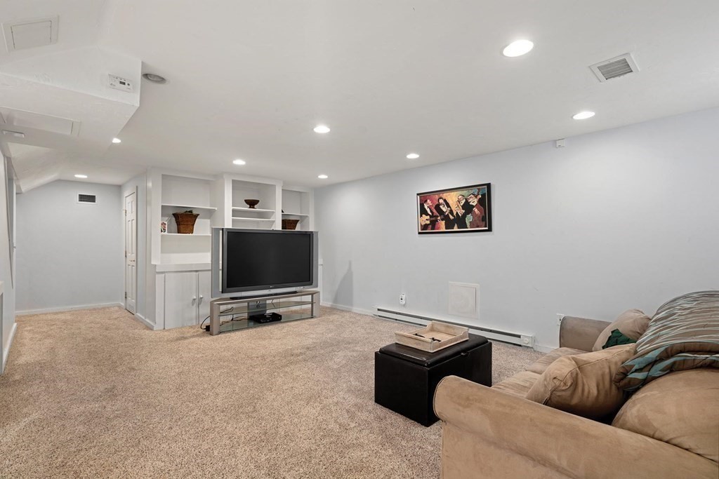 9 Goodnough Road Brookline, MA 02467 - Photo 20 of 27