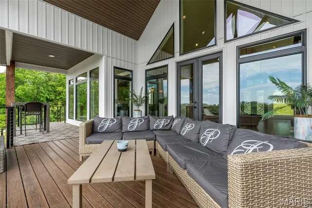 $899,900 | 22206 Tree Farm Road, Hermann, MO 65041