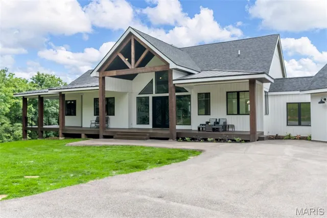 $899,900 | 22206 Tree Farm Road, Hermann, MO 65041