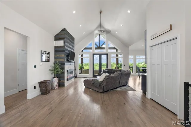 $899,900 | 22206 Tree Farm Road, Hermann, MO 65041