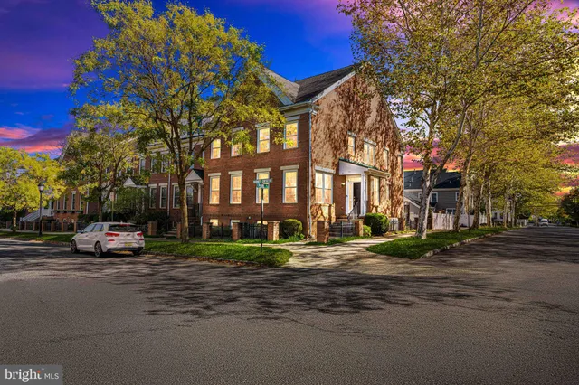 a view of a pathway along the building