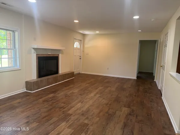 $1,755 | 950 Perrytown Road, New Bern, NC 28562
