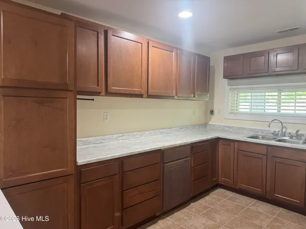 $1,755 | 950 Perrytown Road, New Bern, NC 28562