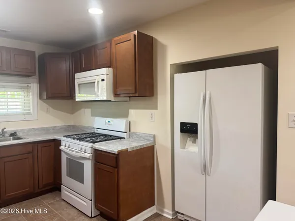 $1,755 | 950 Perrytown Road, New Bern, NC 28562