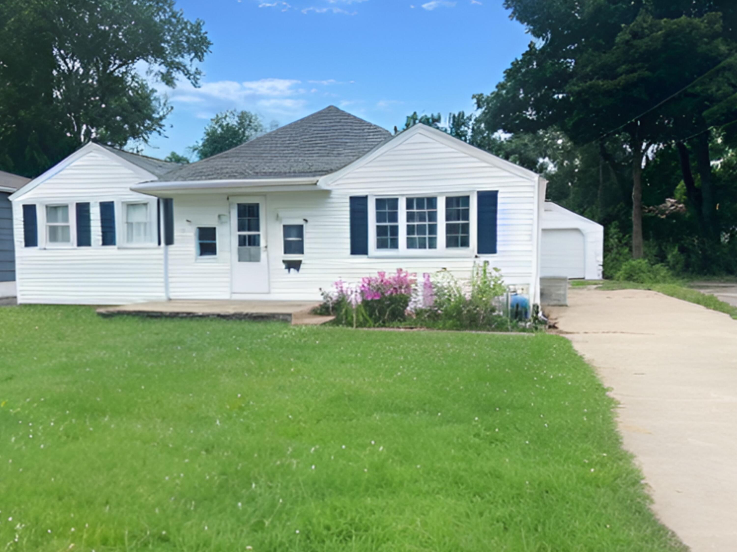 714 East Prairie Ronde Street Dowagiac, MI 49047 - Photo 1 of 14 Main