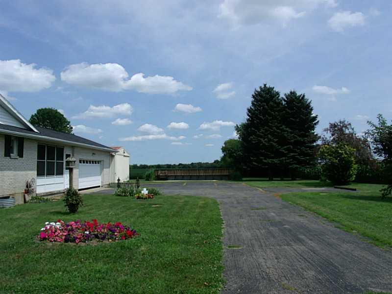 5550 Middle Urbana Road Springfield, OH 45502 - Photo 2 of 23