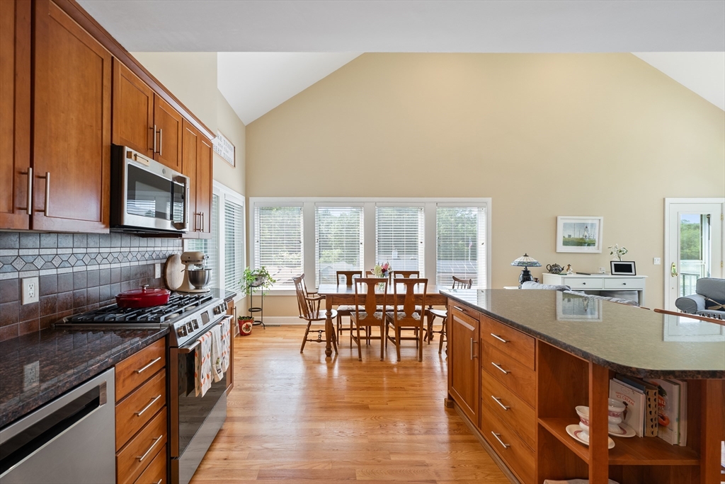 530 Griffin Road Suffield, CT 06093 - Photo 12 of 41