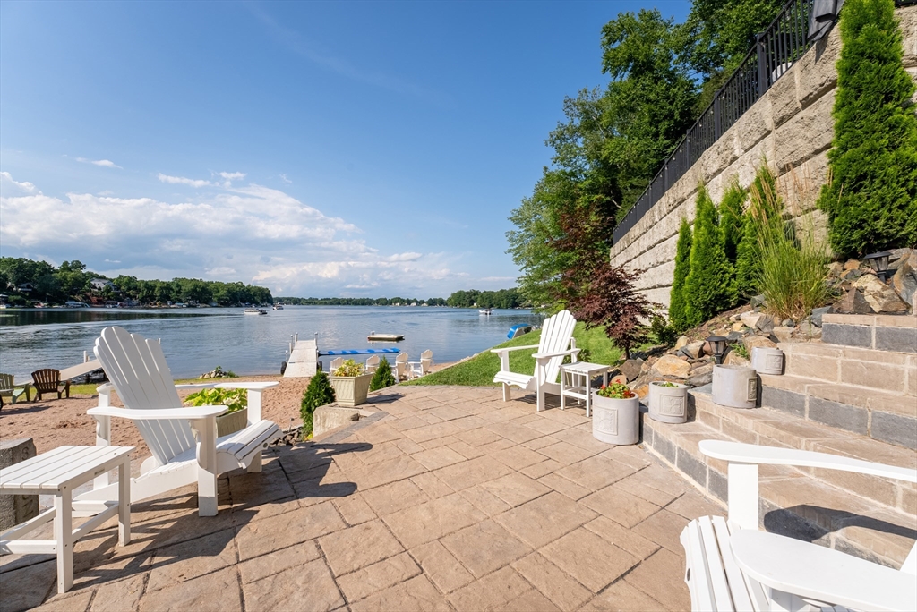 530 Griffin Road Suffield, CT 06093 - Photo 4 of 41