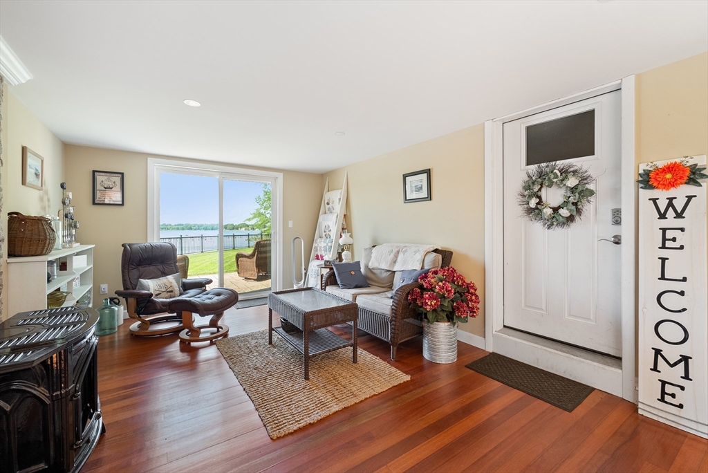 530 Griffin Road Suffield, CT 06093 - Photo 7 of 41