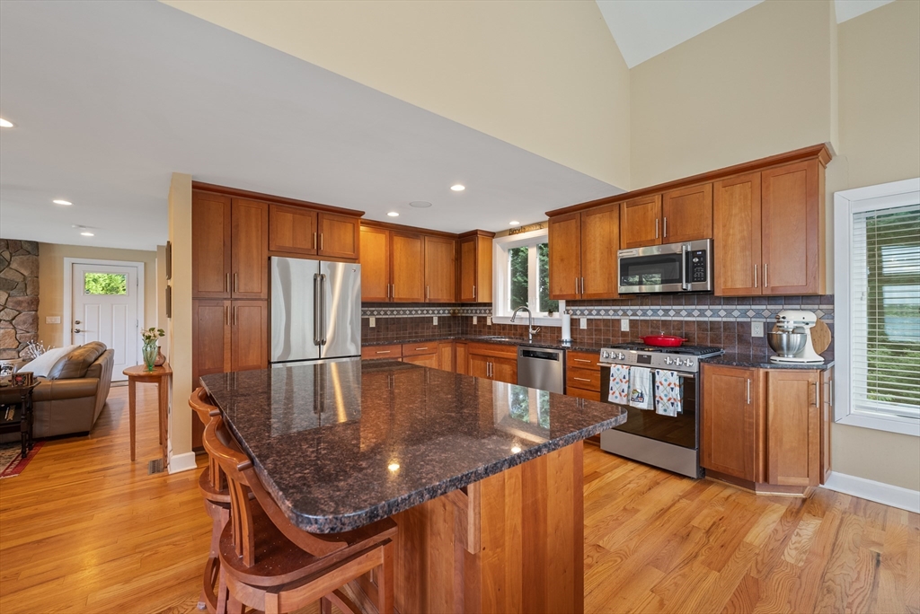 530 Griffin Road Suffield, CT 06093 - Photo 10 of 41