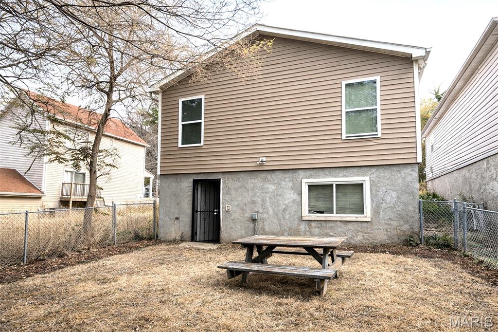 6409 Mt Avenue St. Louis, MO 63121 - Photo 19 of 21