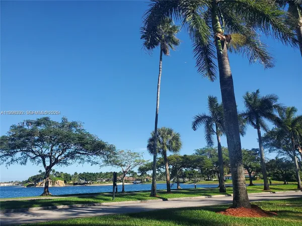 $4,950 | 6814 Northwest 107th Place, Doral, FL 33178