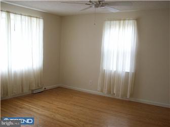 810 Ripley Street Philadelphia, PA 19111 - Photo 4 of 12 Dining Room