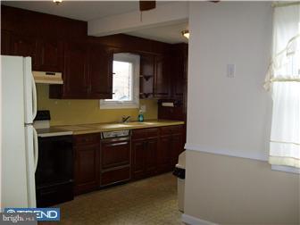 810 Ripley Street Philadelphia, PA 19111 - Photo 7 of 12 Kitchen