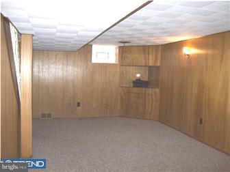 810 Ripley Street Philadelphia, PA 19111 - Photo 10 of 12 Family Room