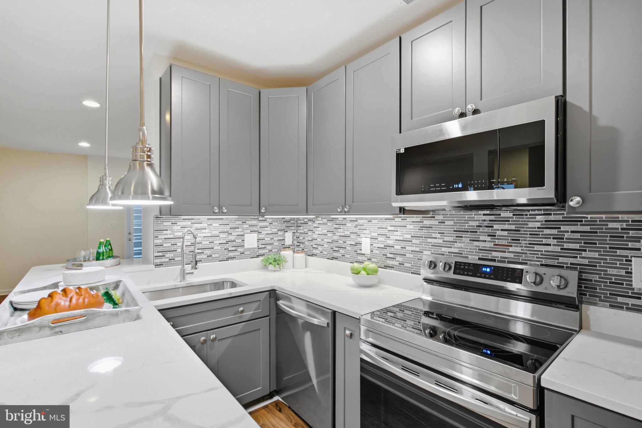 25170 Mineral Springs Circle Stone Ridge, VA 20105 - Photo 8 of 27 ...new Samsung SmartThings stainless appliances...