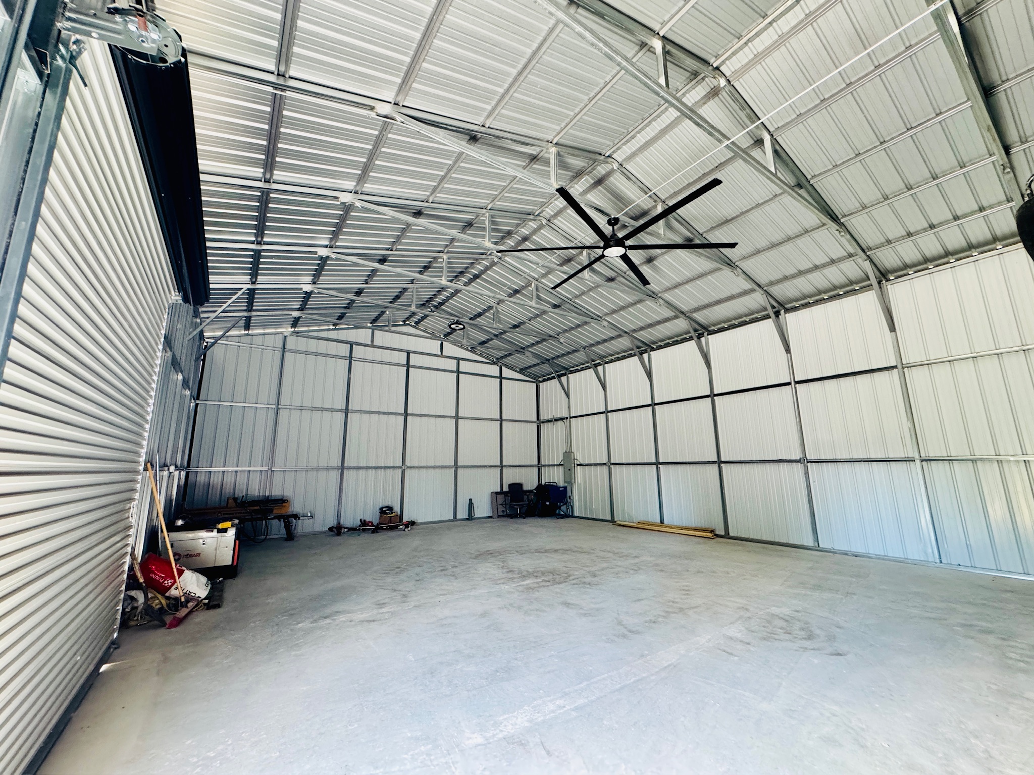 9 North Hcr 624 Road Hamilton, TX 76531 - Photo 14 of 40 a view of a garage