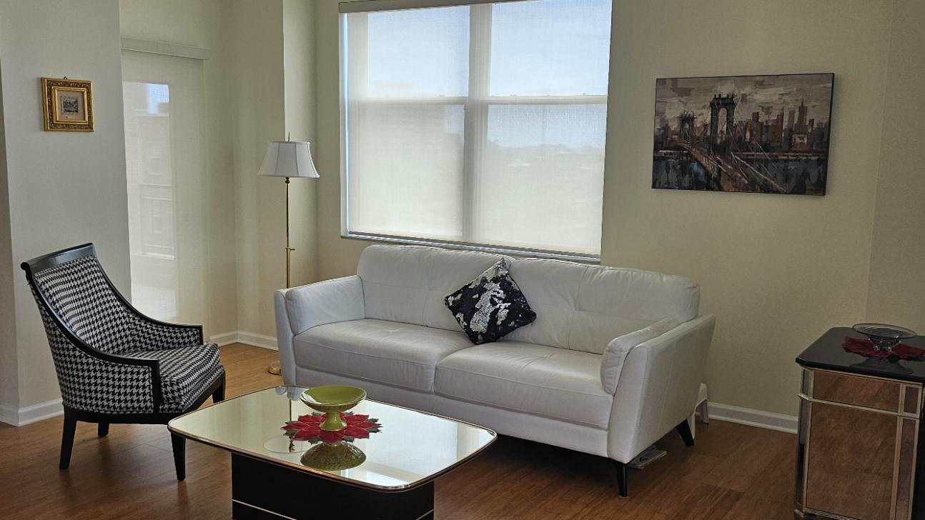3801 Canterbury Road, Unit 409 Baltimore, MD 21218 - Photo 4 of 31 Bright Large Living Room