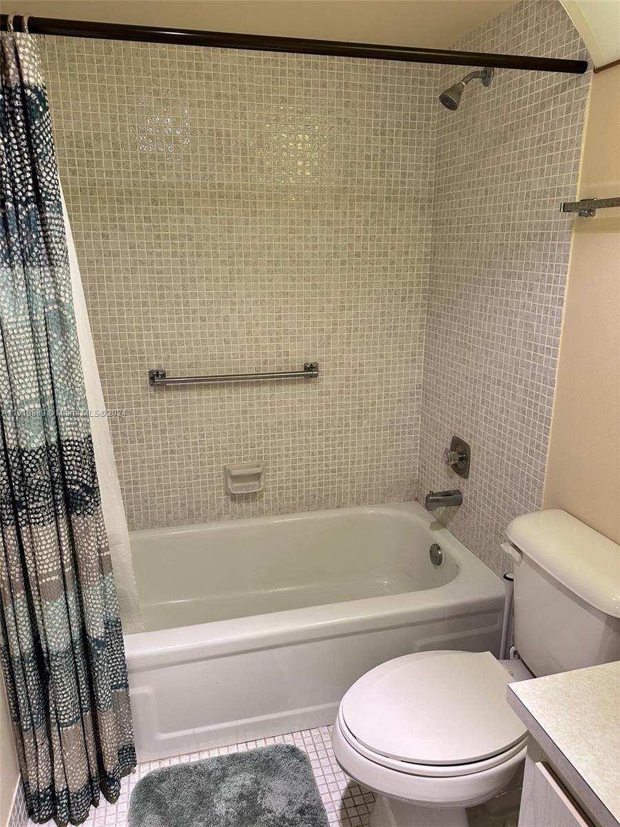 2016 Rexford Drive, Unit 216 Boca Raton, FL 33434 - Photo 10 of 52 Gallery Image 10