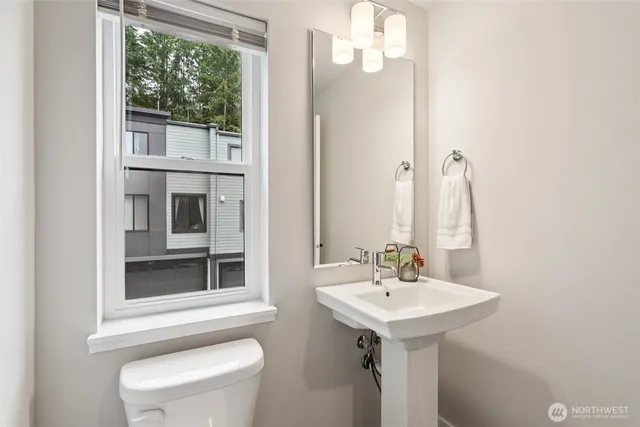 $774,500 | 18757 76th Avenue West, Lynnwood, WA 98026