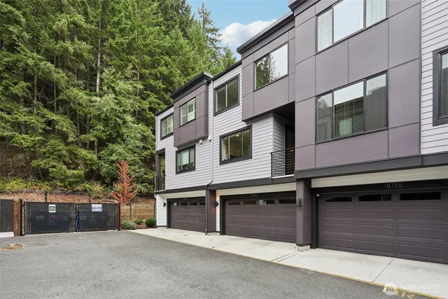 $774,500 | 18757 76th Avenue West, Lynnwood, WA 98026