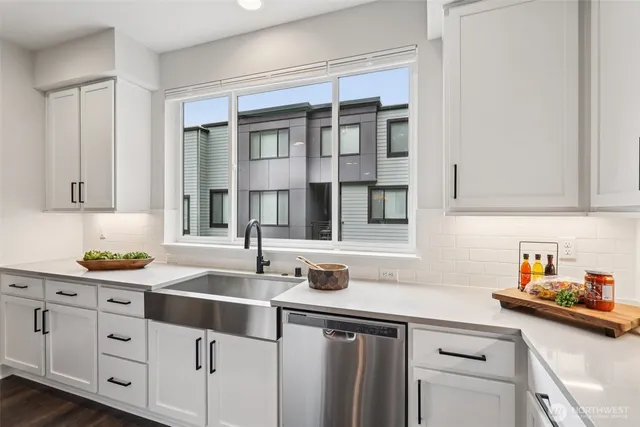 $774,500 | 18757 76th Avenue West, Lynnwood, WA 98026