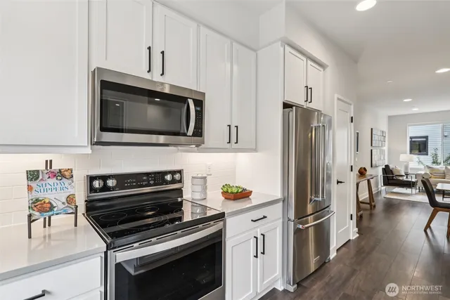 $774,500 | 18757 76th Avenue West, Lynnwood, WA 98026