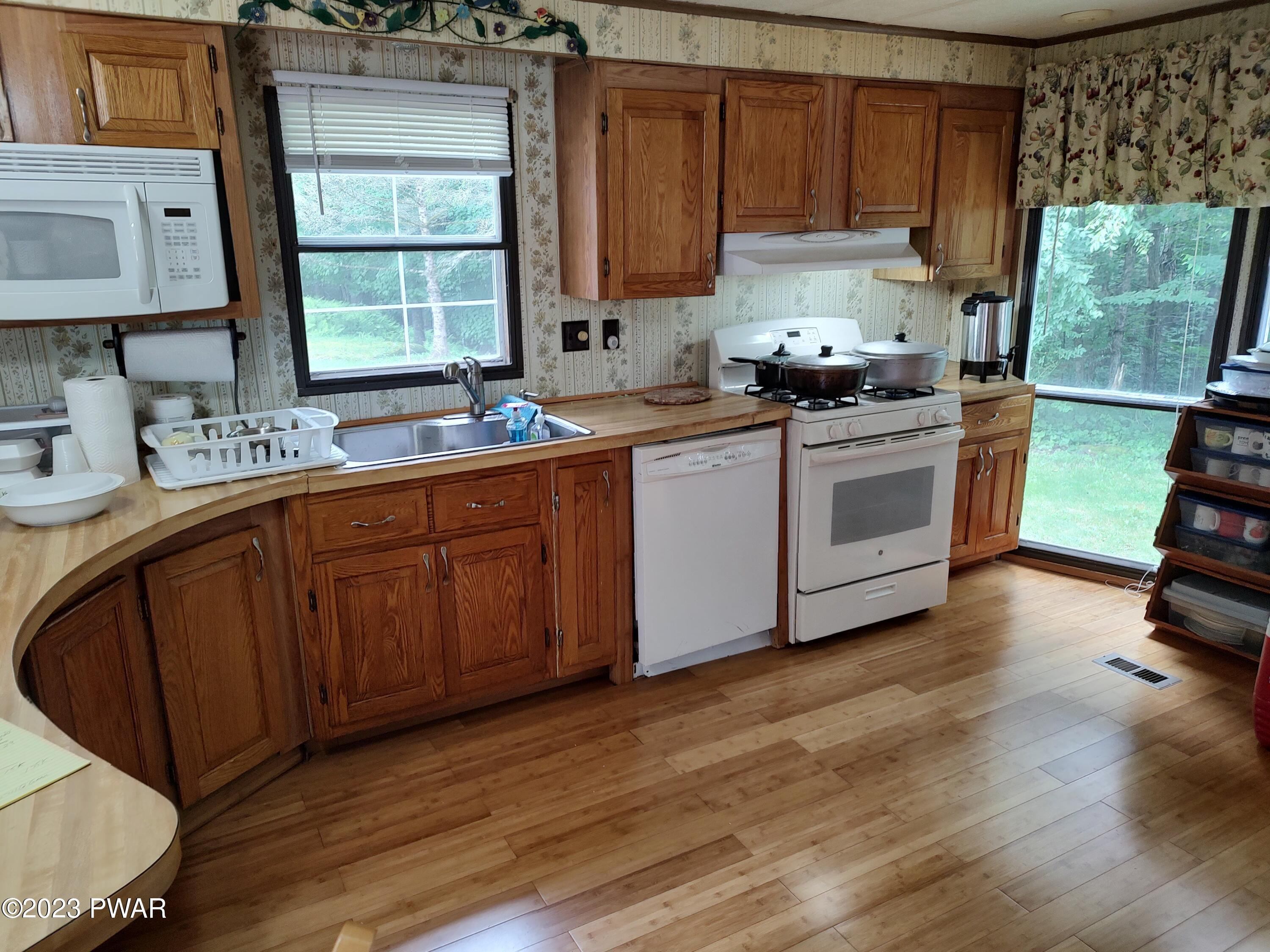 192 Beech Road Equinunk, PA 18417 - Photo 4 of 23