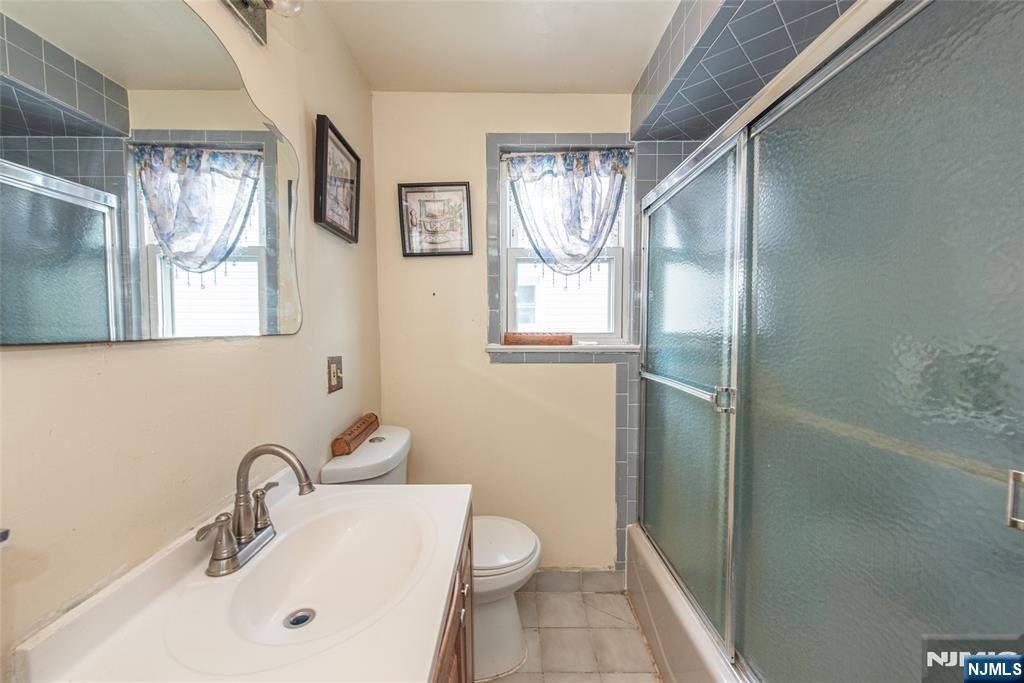 43 Fritz Street Bloomfield, NJ 07003 - Photo 5 of 20
