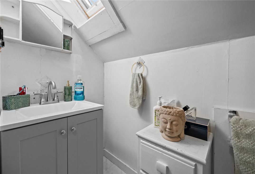 350 Broadway, Unit 2 Newport, RI 02840 - Photo 19 of 22