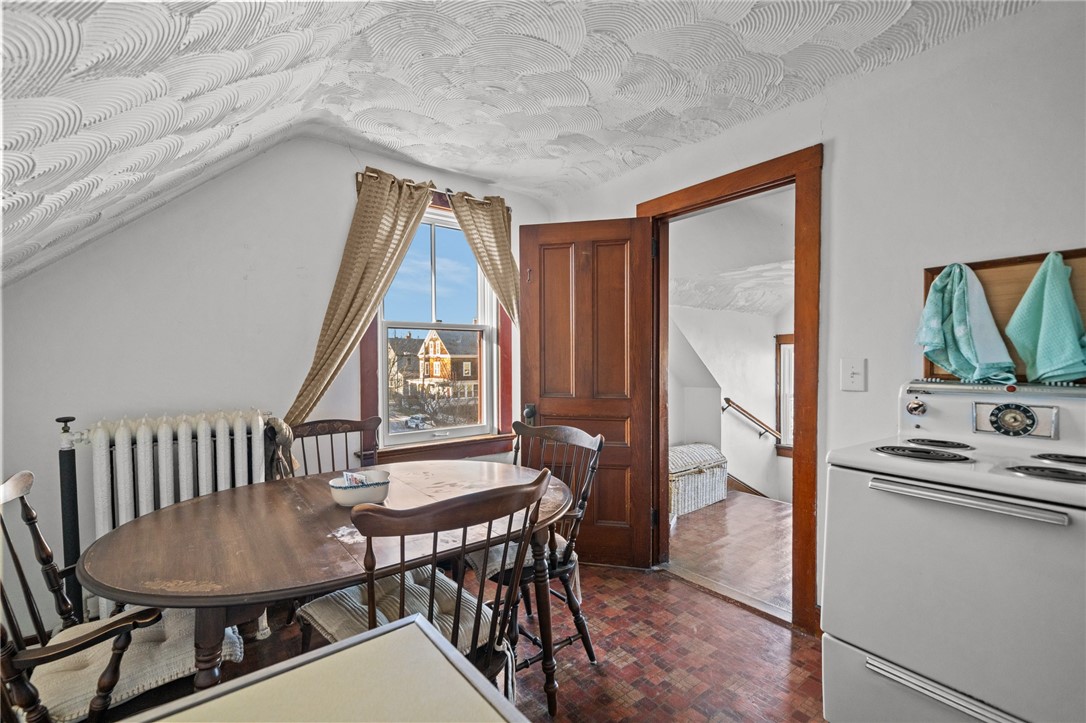 350 Broadway, Unit 2 Newport, RI 02840 - Photo 2 of 22