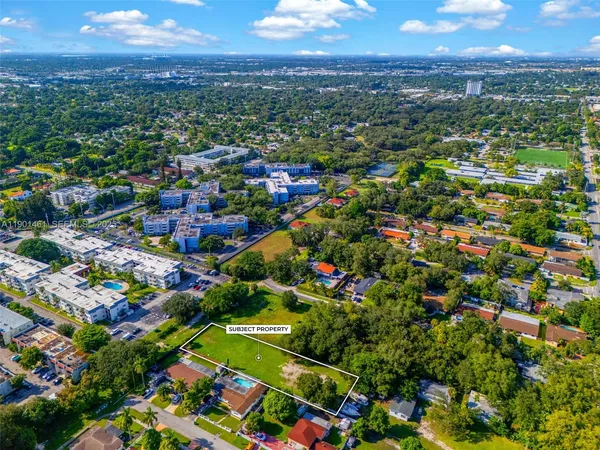 $599,000 | Ne 8-th Avenue Northeast 152nd Street, Miami, FL 33162
