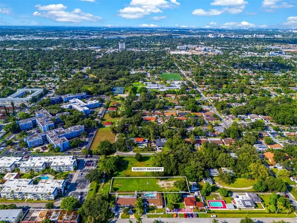 $599,000 | Ne 8-th Avenue Northeast 152nd Street, Miami, FL 33162