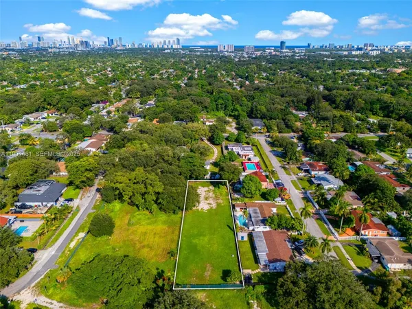 $599,000 | Ne 8-th Avenue Northeast 152nd Street, Miami, FL 33162