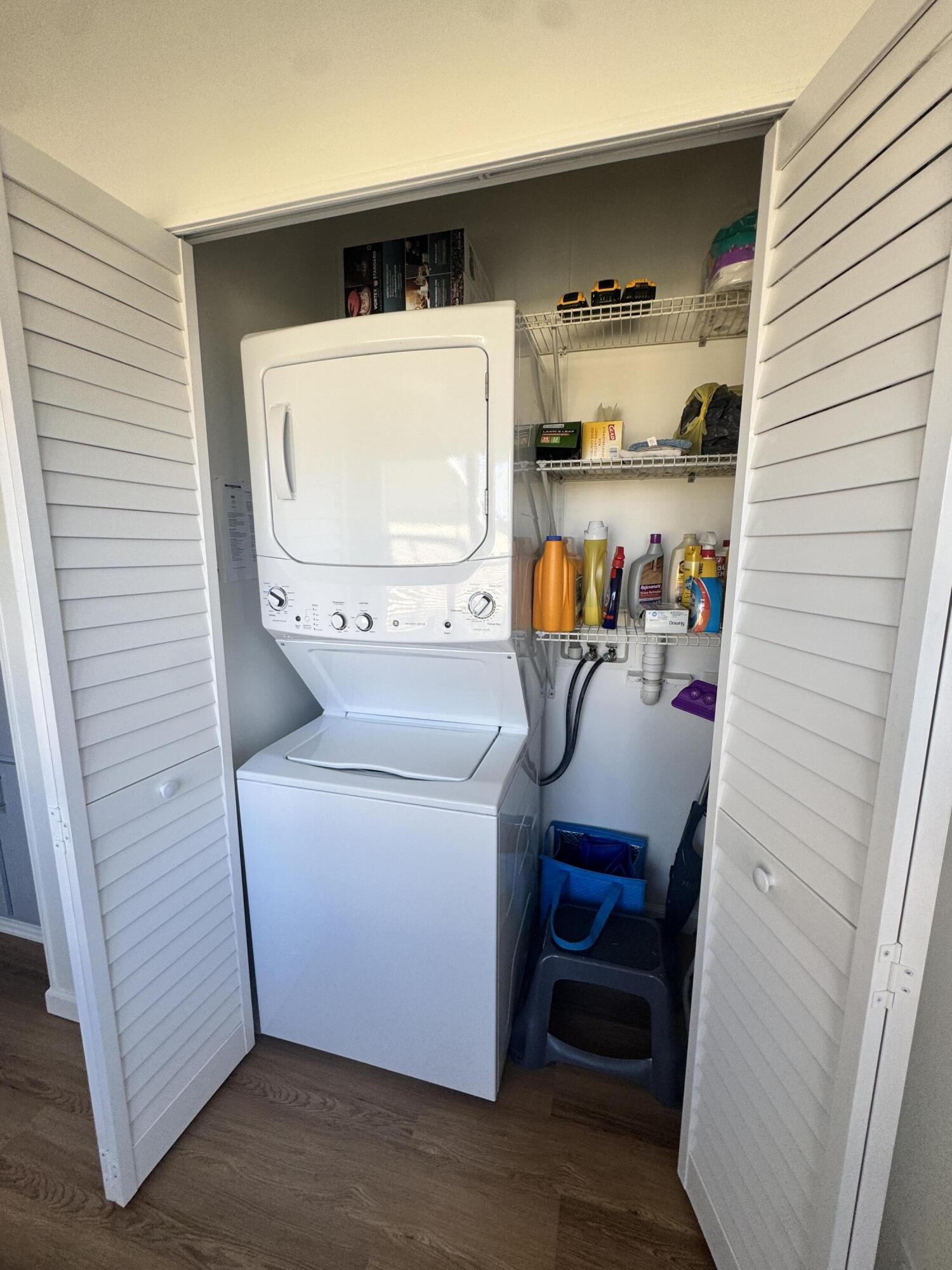 13965 Garza Court Fort Pierce, FL 34951 - Photo 40 of 44 a utility room with dryer and washer